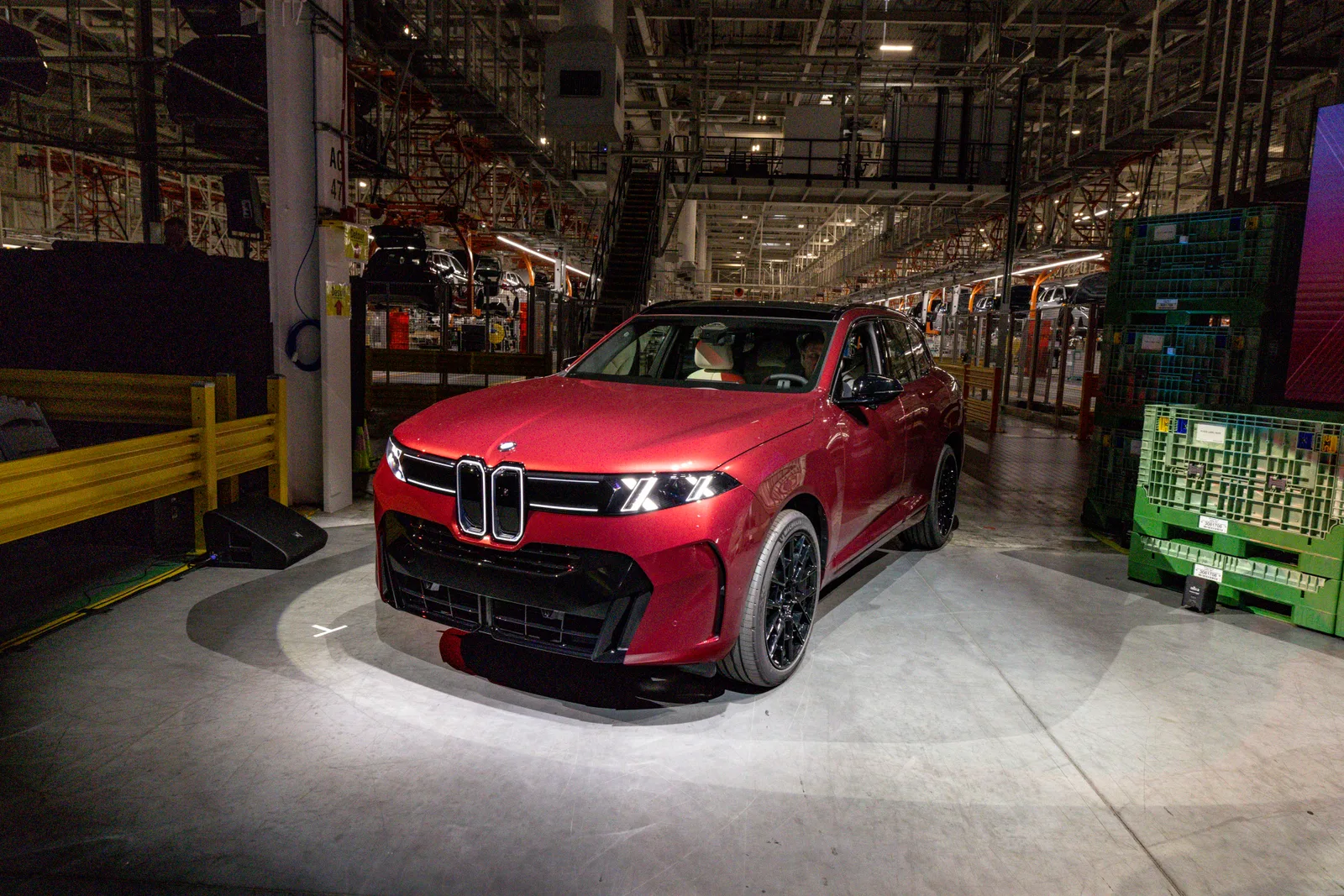 미국 스파르탄버그 공장 생산라인에서 조립 중인 신형 BMW X5