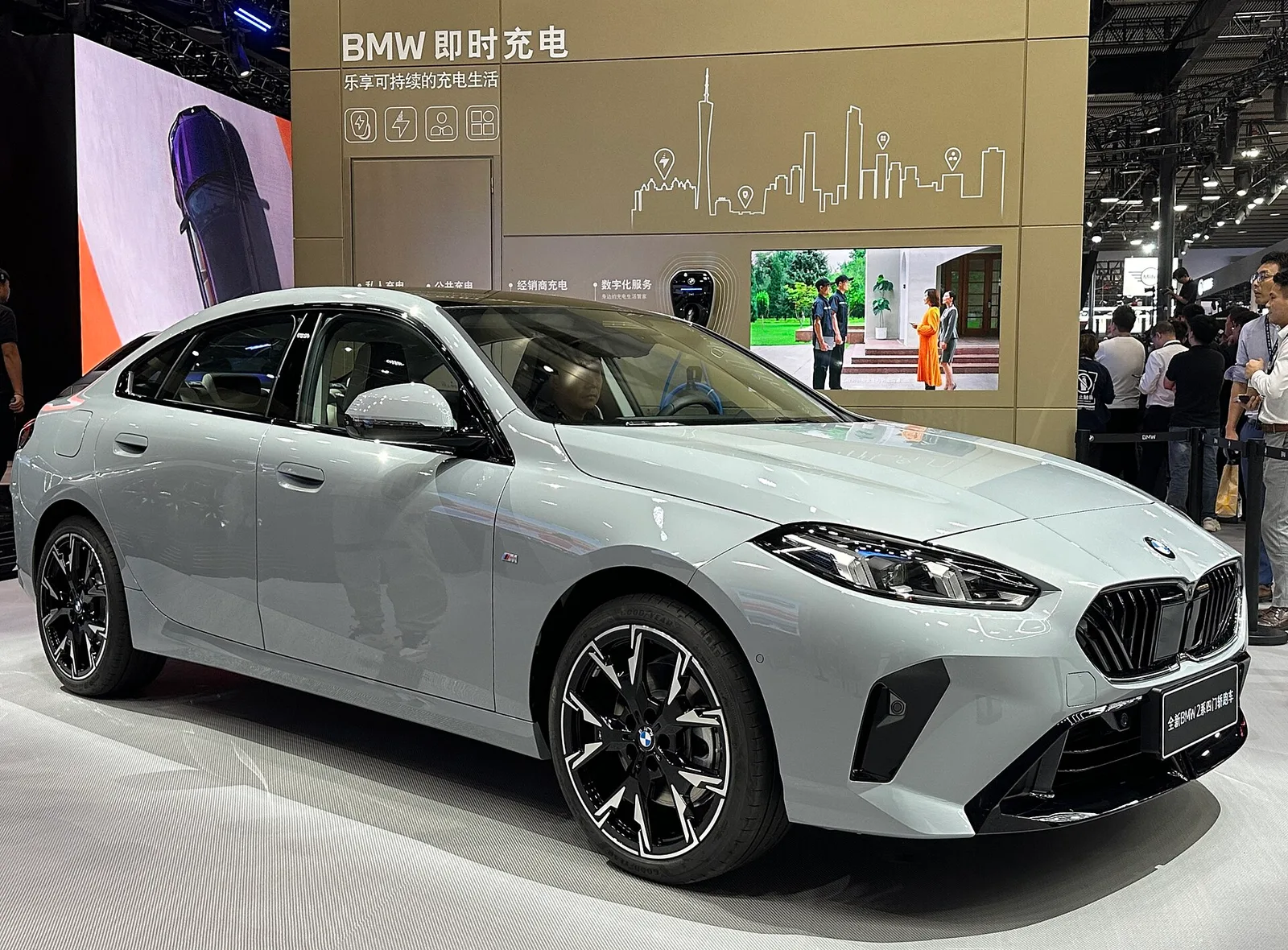 "BMW인데 3기통"… 4,900만 원 220i가 놓인 자리