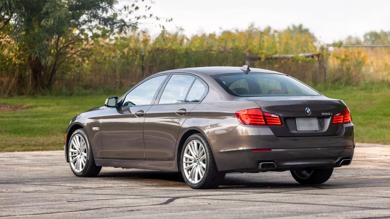 BMW 5시리즈 F10 후면