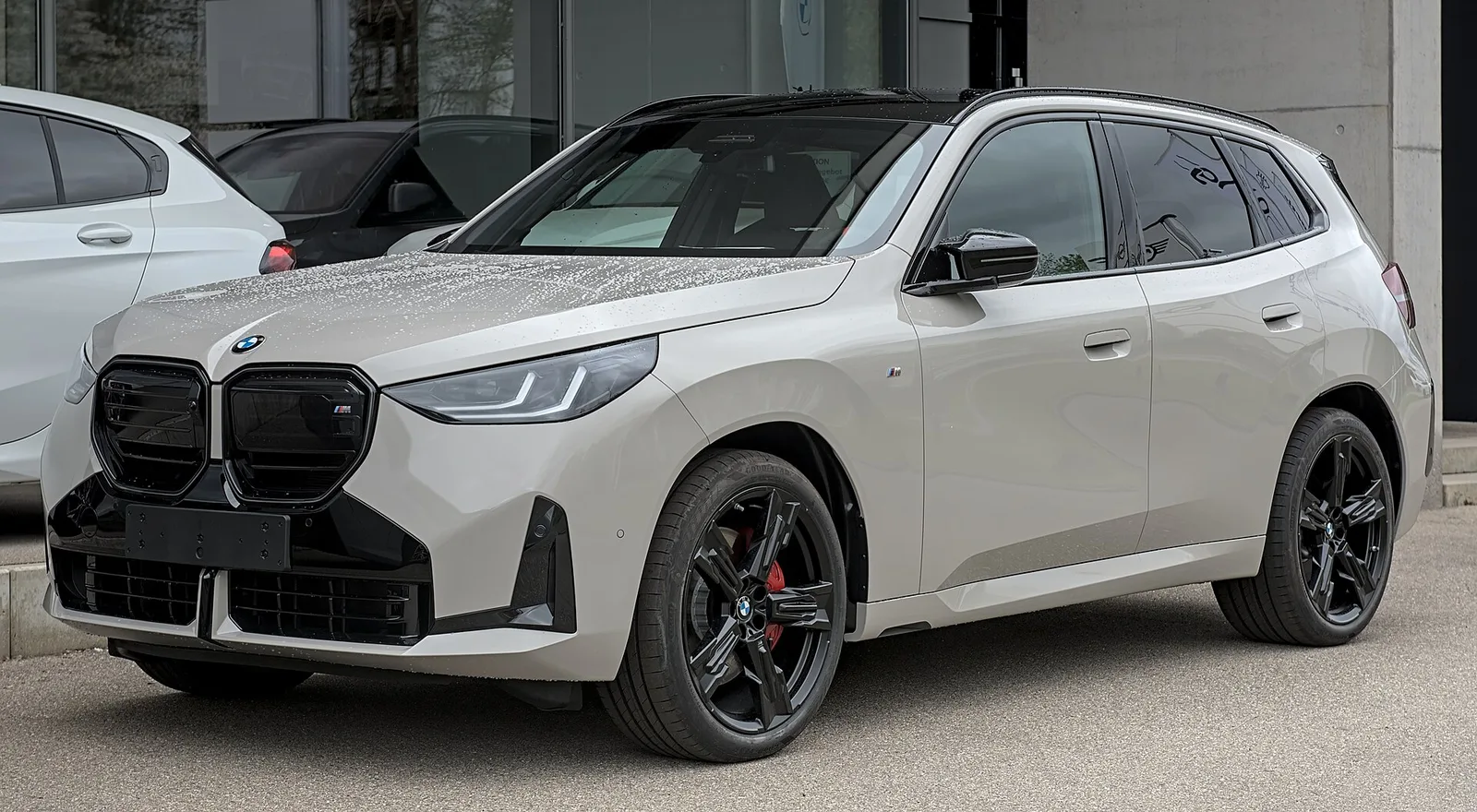 회색 BMW X3 전측면