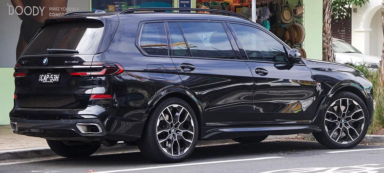 BMW X7 실물 후면 사진, 현행 모델