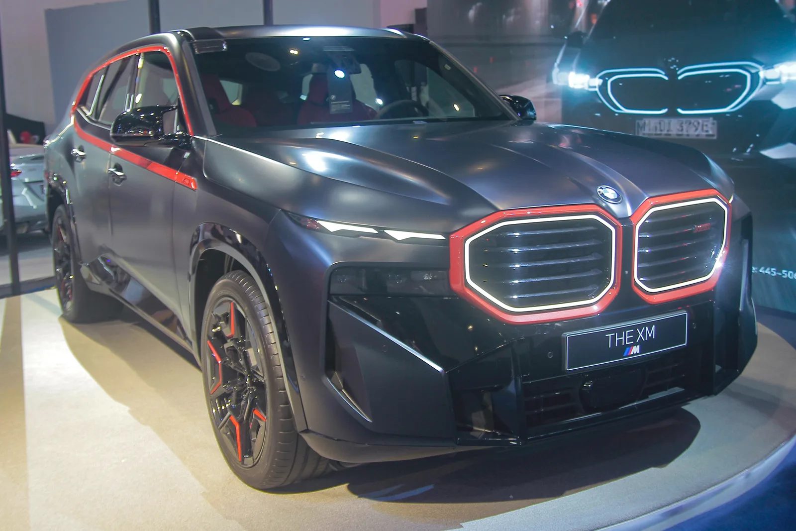 "2억 5천짜리가 M3값 됐다"… BMW XM, 역대급 감가상각의 주인공