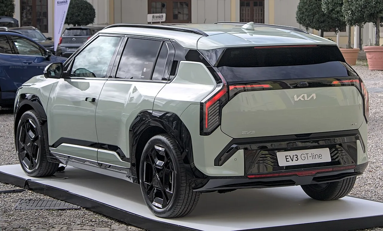 기아 EV3 GT라인 후면 및 측면 실물 사진