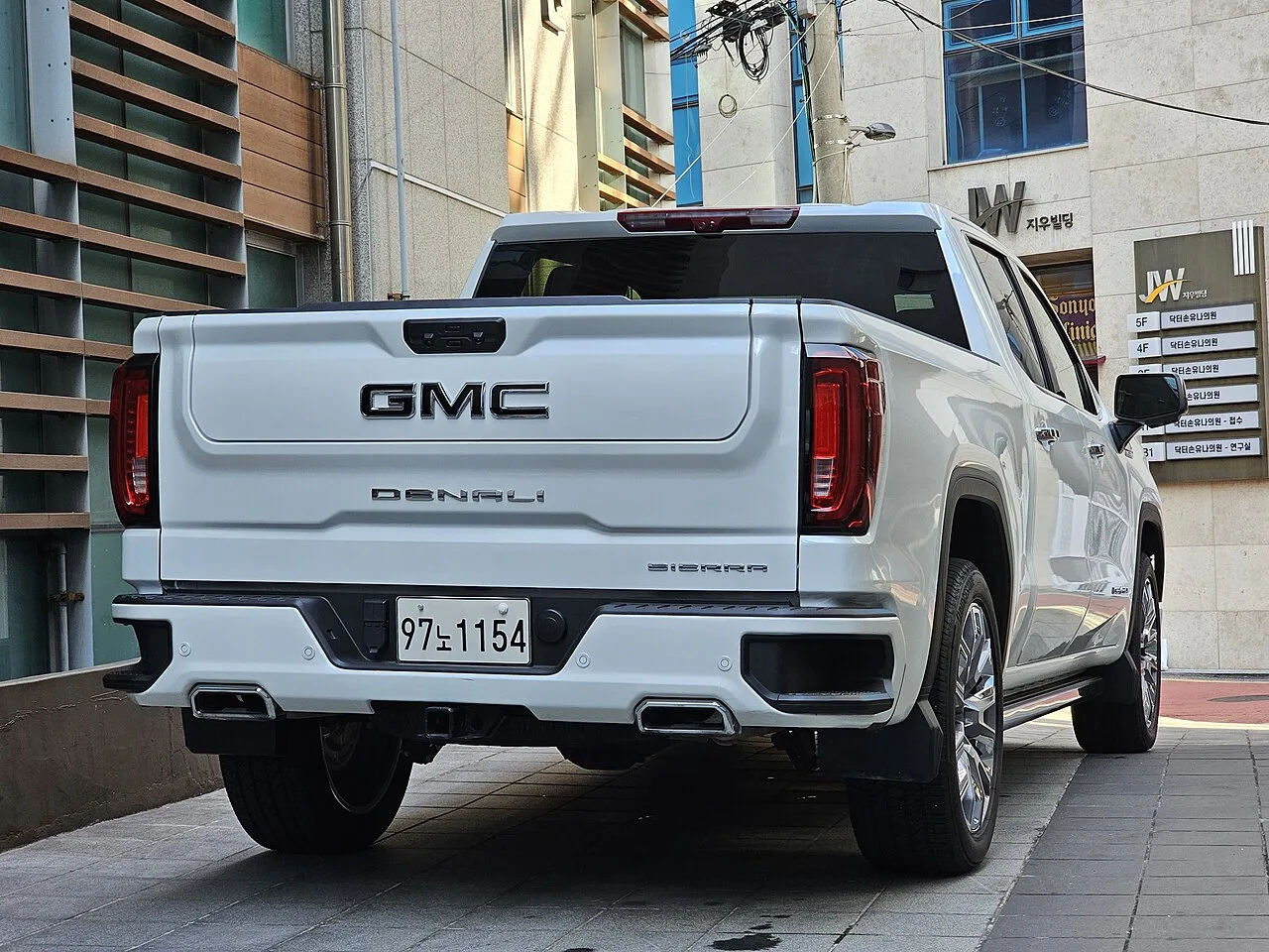 GMC 시에라 후면