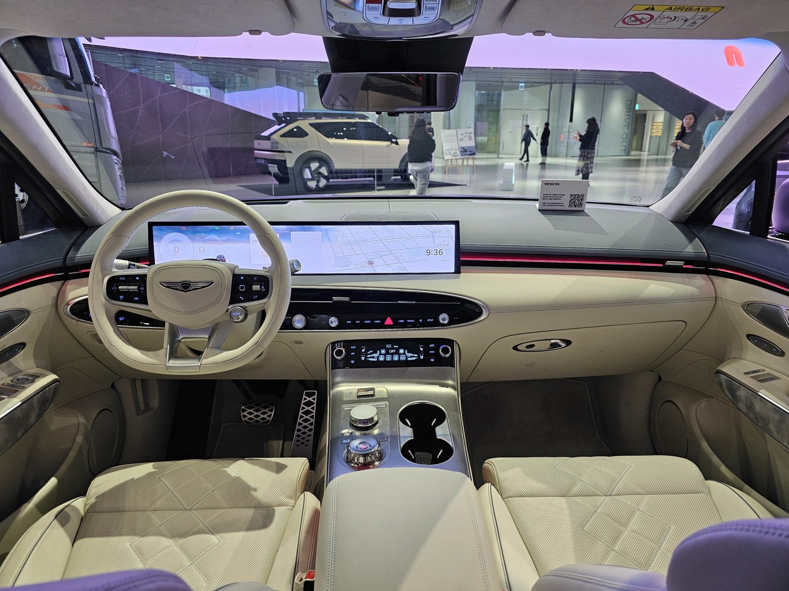 제네시스 2027 GV70 전동화 모델 실내 대시보드 사진