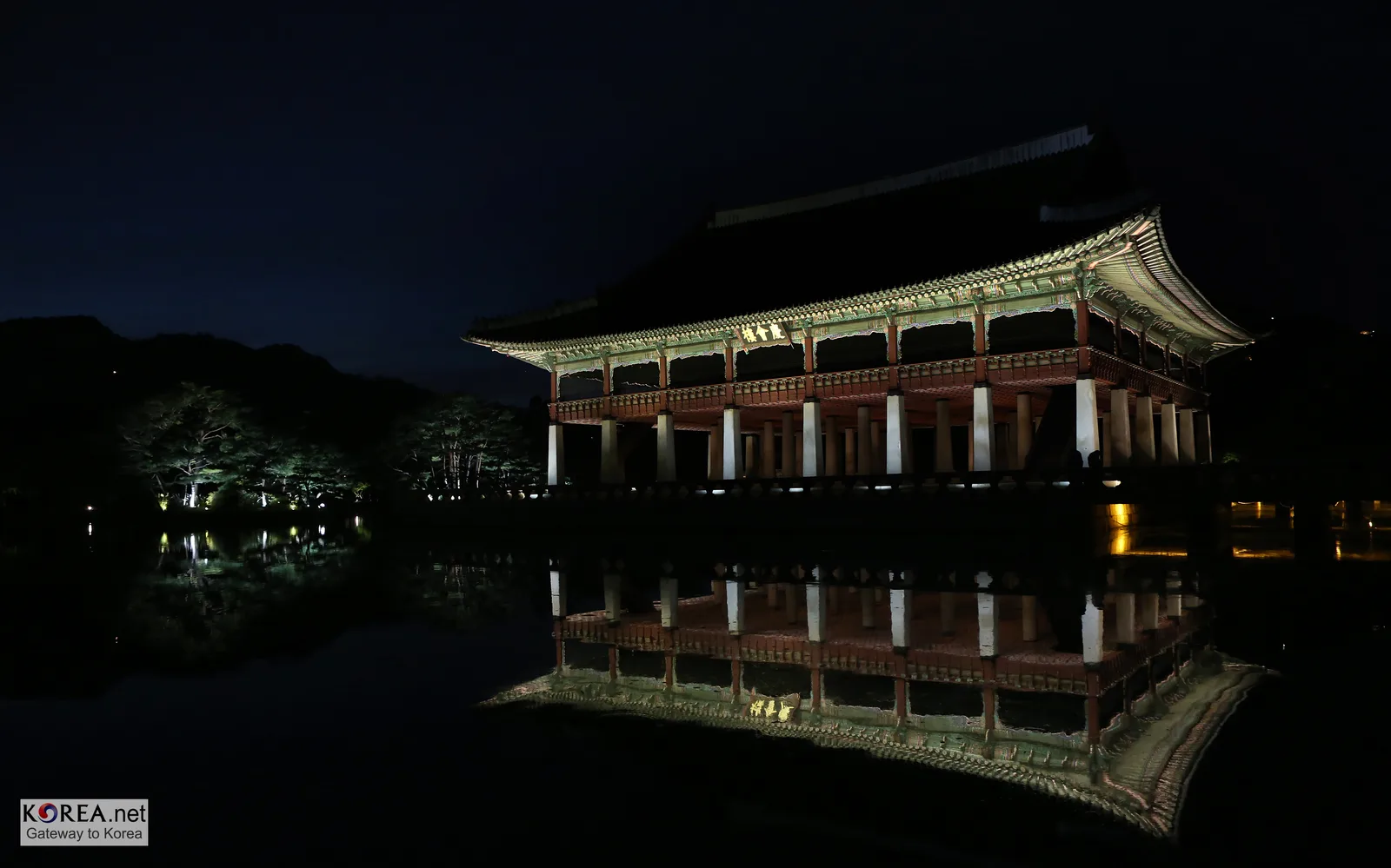 "별빛야행은 이미 늦었지만, 일반 야간관람은 아직 기회가 있습니다"