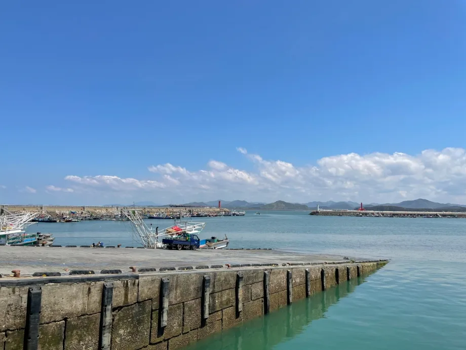 충남 서천 홍원항 방파제