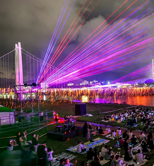 야간 라이트쇼가 펼쳐지는 축제 현장(자료사진)