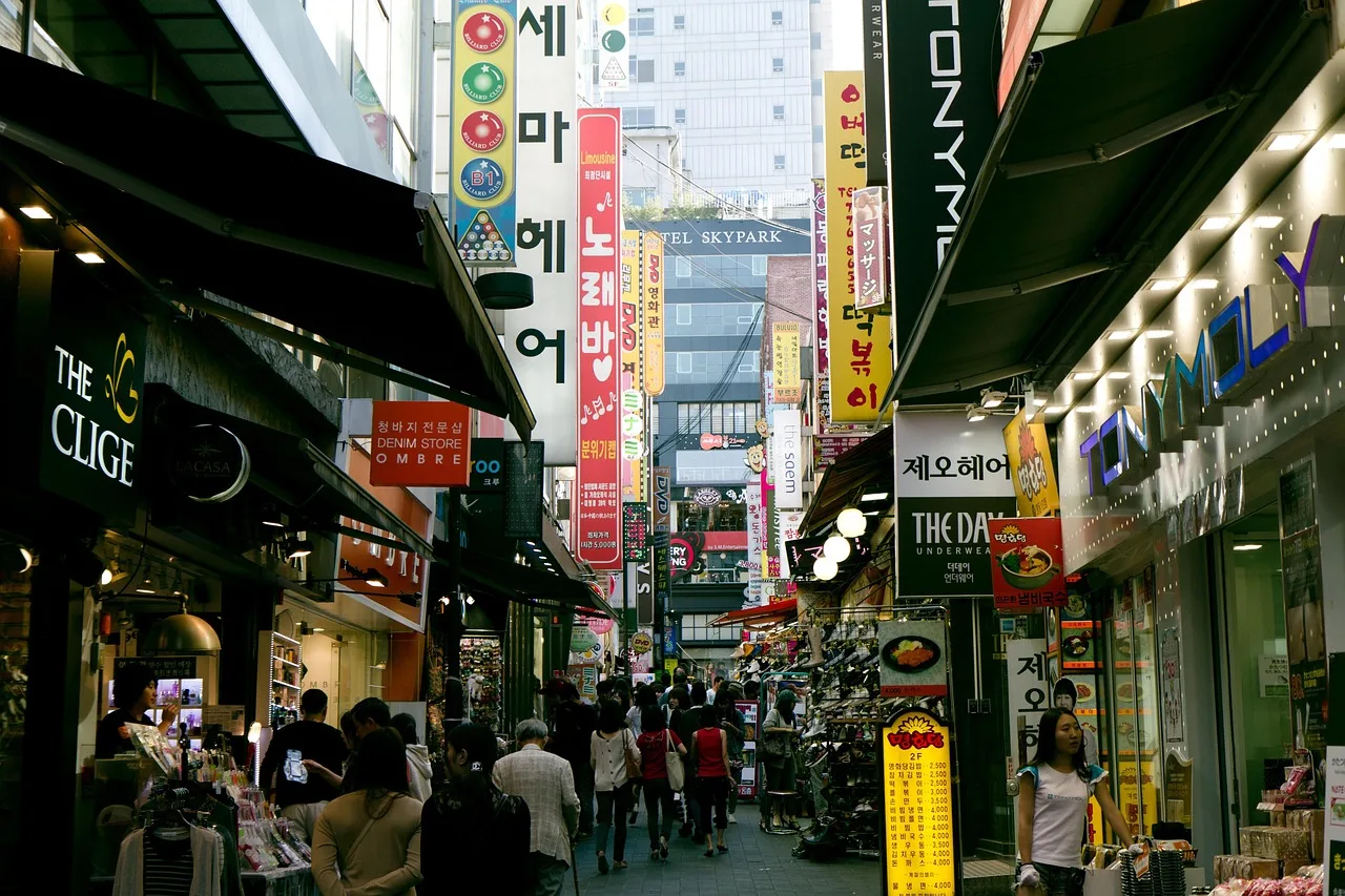 "공식 주차장은 2면뿐입니다"… 남대문시장, 신세계백화점 영수증이 주차권이 되는 이유