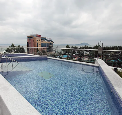 율포해수녹차센터 옥상 야외 해수탕, 바다 조망