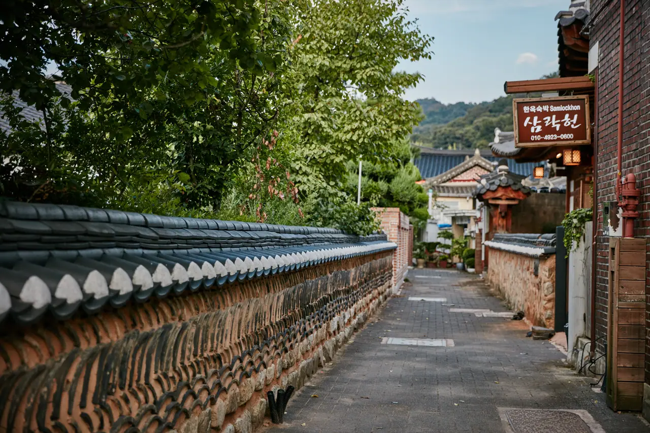 전주 한옥마을 담장길