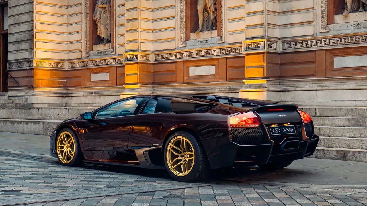 무르시엘라고 LP670-4 SV 후면