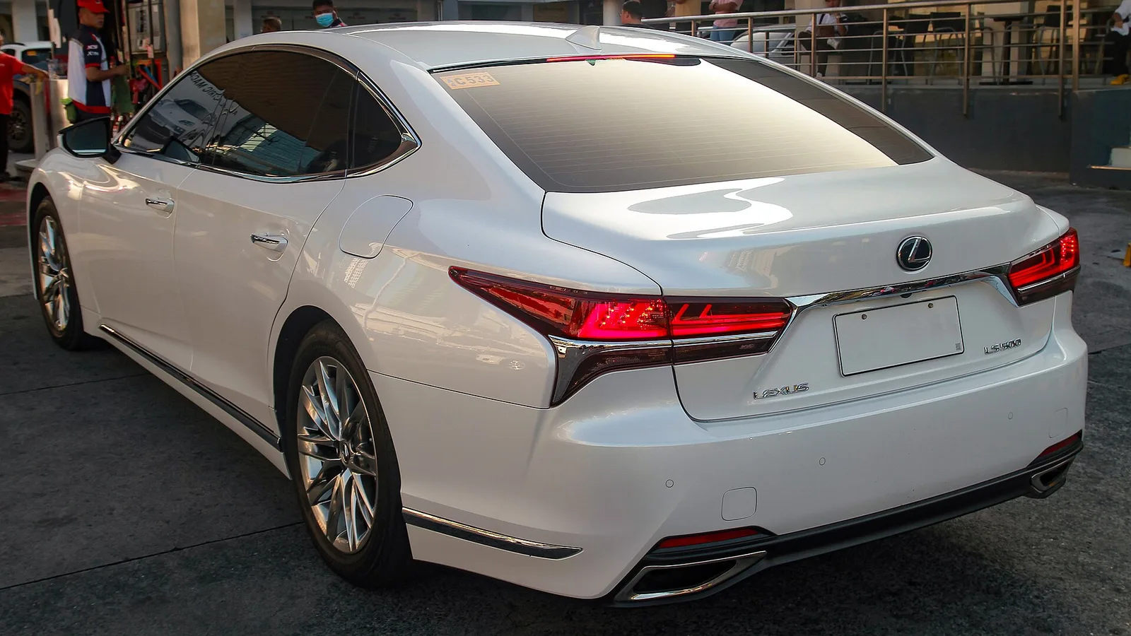 렉서스 LS 500 후면