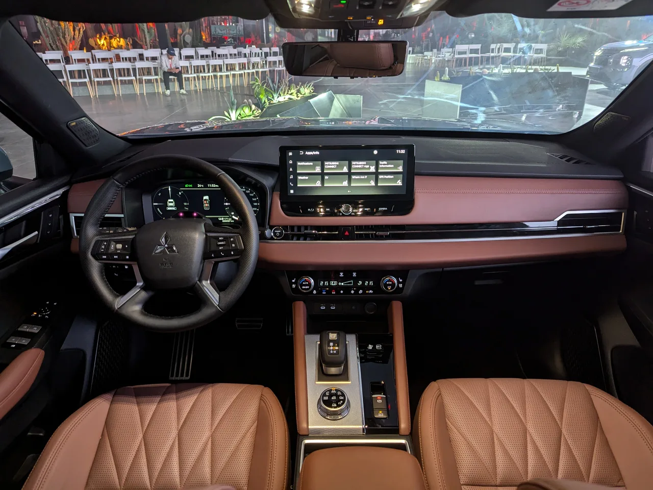 아웃랜더 PHEV 실내