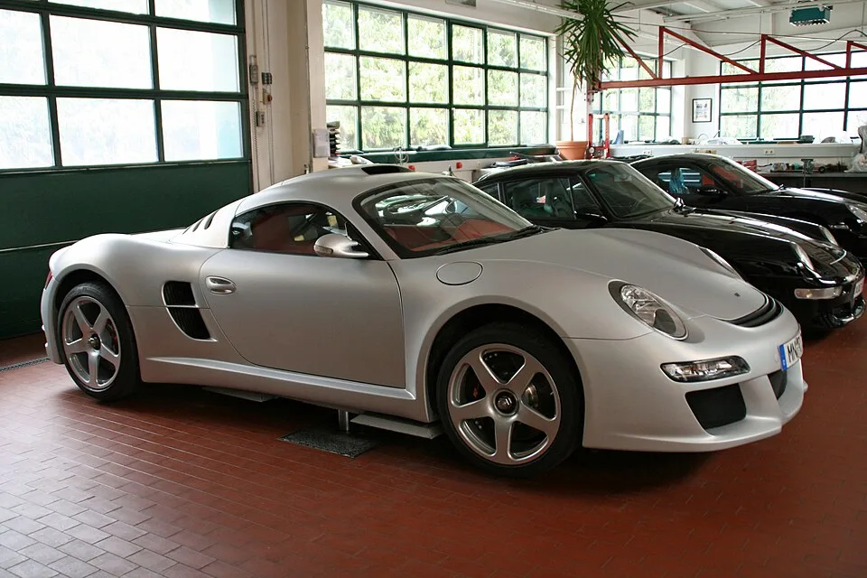 RUF CTR3 측면 사진, 미드십 슈퍼카 실루엣