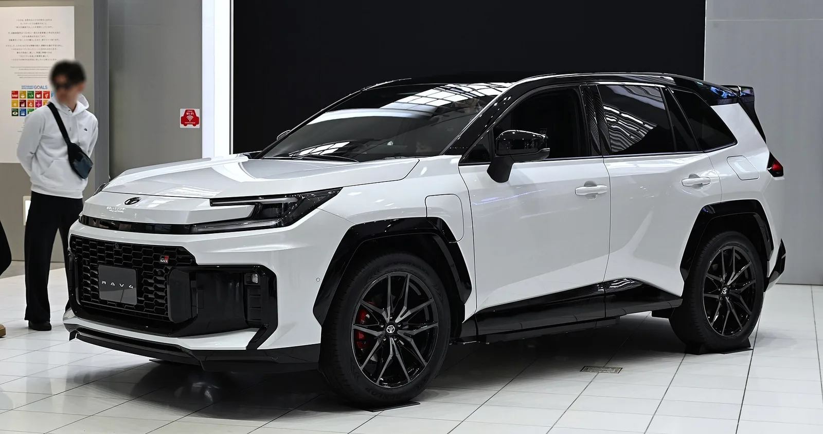 "강성을 10% 올리고 휠은 2.2kg 덜어냈다"… RAV4가 GR을 붙인 방식