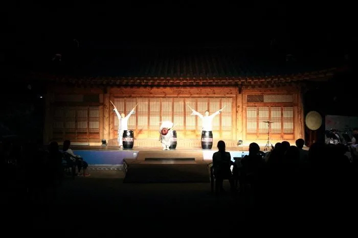 전주 한옥마을 야간 공연