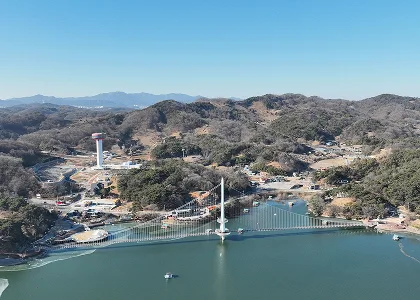 "402m 다리 위로 물줄기가 솟는다"… 예산 예당호 출렁다리, 가을밤엔 음악분수가 핀다