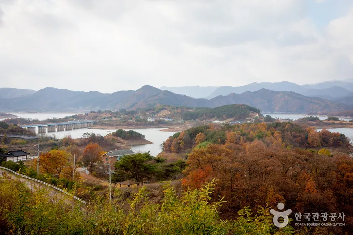 용담호 가을 단풍 파노라마 전경